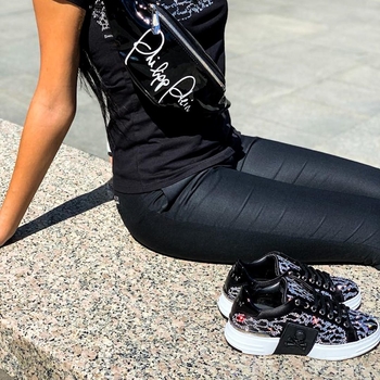 Street Style look: Женский уличный стиль лето-2020