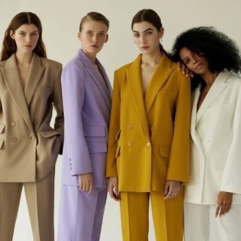 Тренды весна-лето 2024: женские костюмы, сочетающие стиль и комфорт