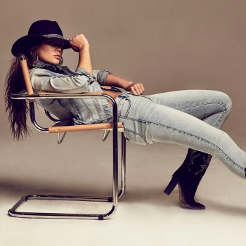 Как выбрать идеальные джинсы: гид по стилям и моделям