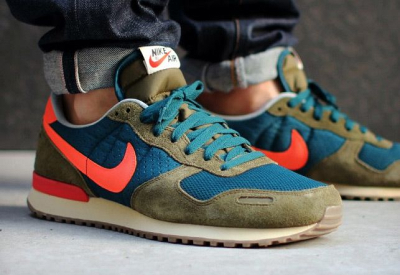 Замшевые кроссовки: тактильная роскошь