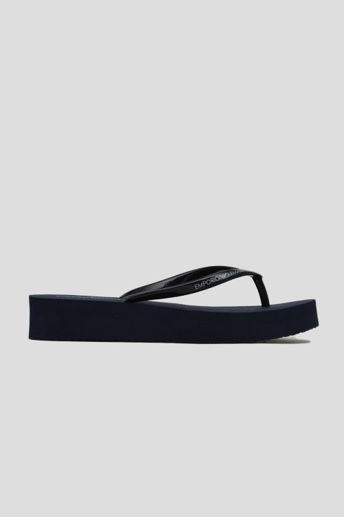 Вьетнамки и слайдеры Armani