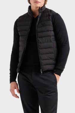 Утепленный жилет Armani