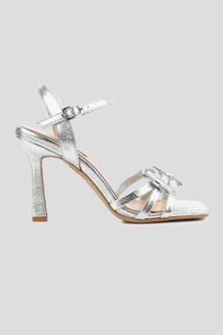 Босоножки на каблуке Le Berdes