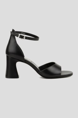 Босоножки на каблуке Le Berdes