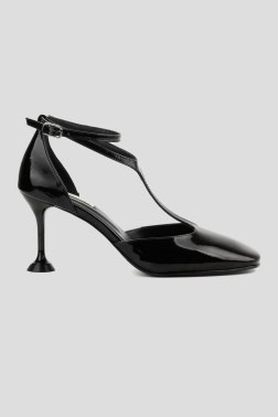 Босоножки на каблуке Le Berdes