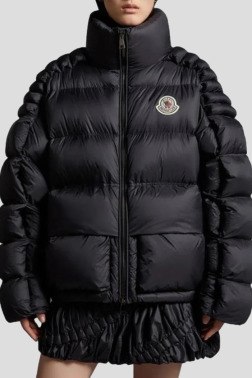 Пуховик Moncler