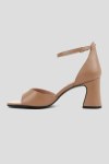 Босоножки на каблуке Le Berdes