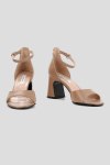 Босоножки на каблуке Le Berdes