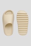 Вьетнамки и слайдеры Adidas Yeezy
